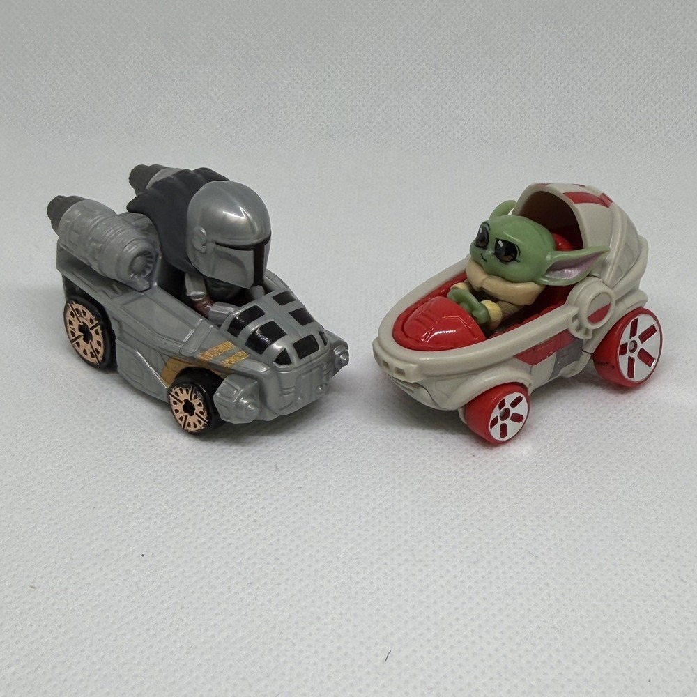 Hot Wheels Racer Verse - STAR WARS The Mandalorian & Grogu Baby Yoda - Cars Toys